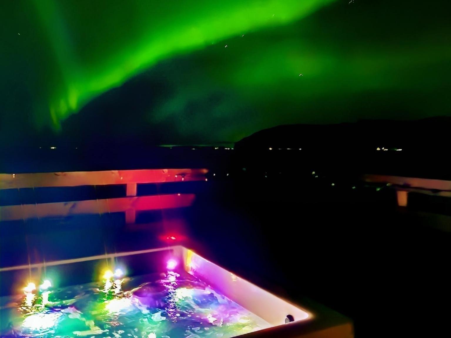 Green Farm Stay With Private Hot Tub Hvolsvöllur Buitenkant foto